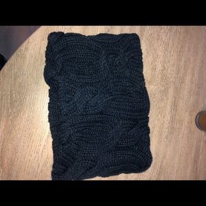 Blue knit scarf